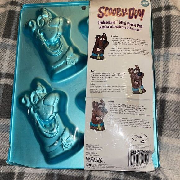 Wilton Cartoon Network Scooby-Doo Mini Treats Pan Baking and Candy Cake Molds Je - Picture 7 of 9